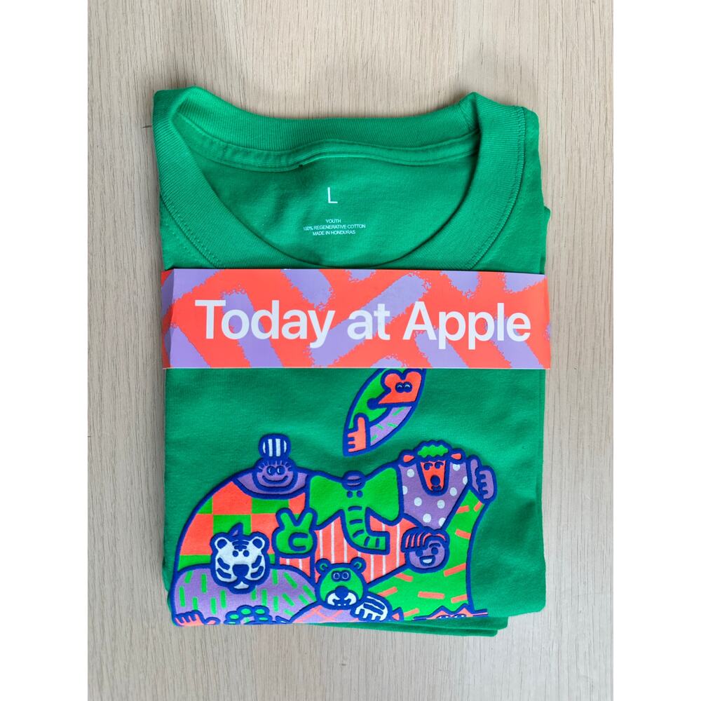 Rare Today at Apple Green Cotton T-Shirt Size L (Youth)